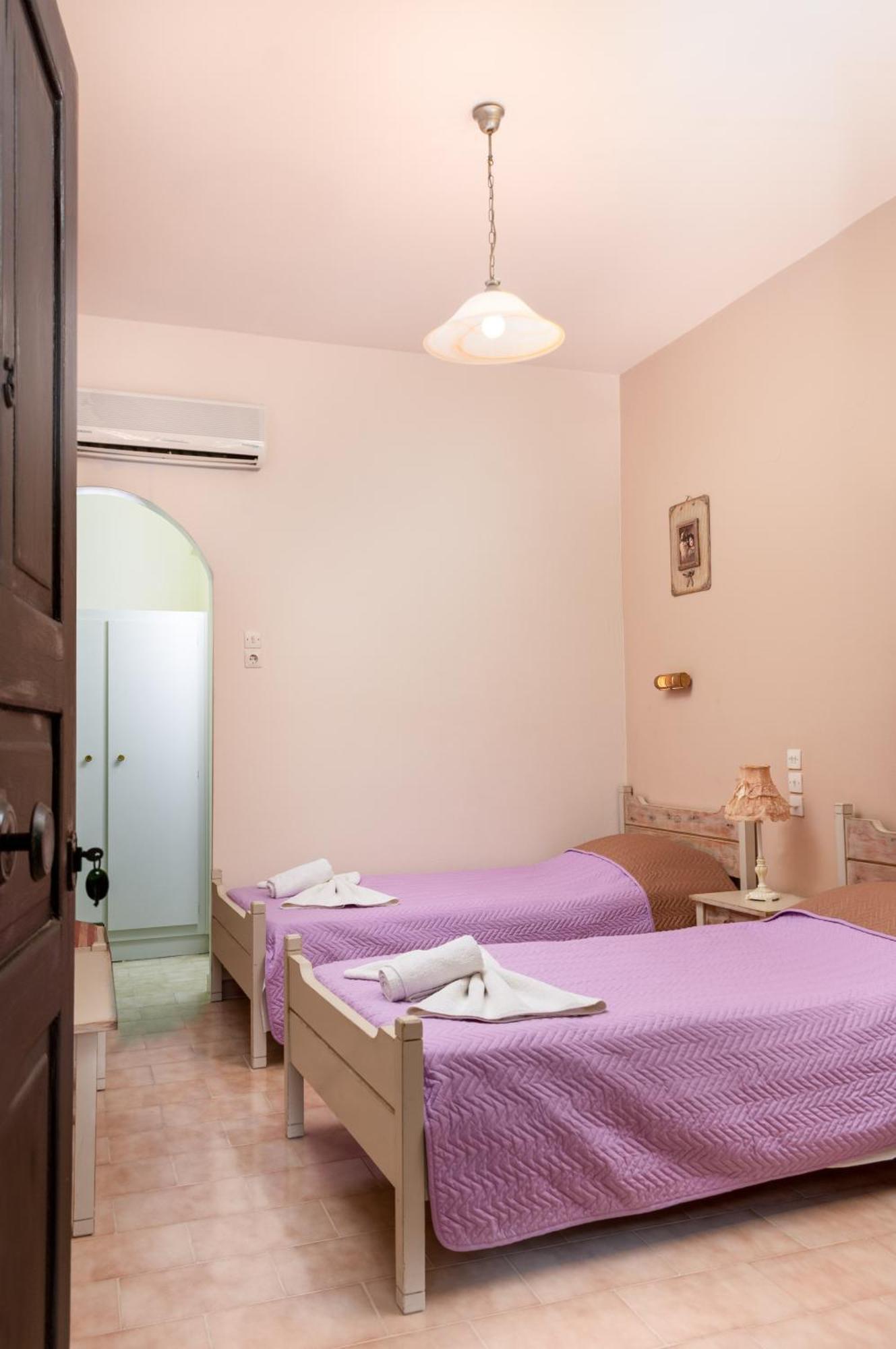 Filia Rooms Matala Exterior foto
