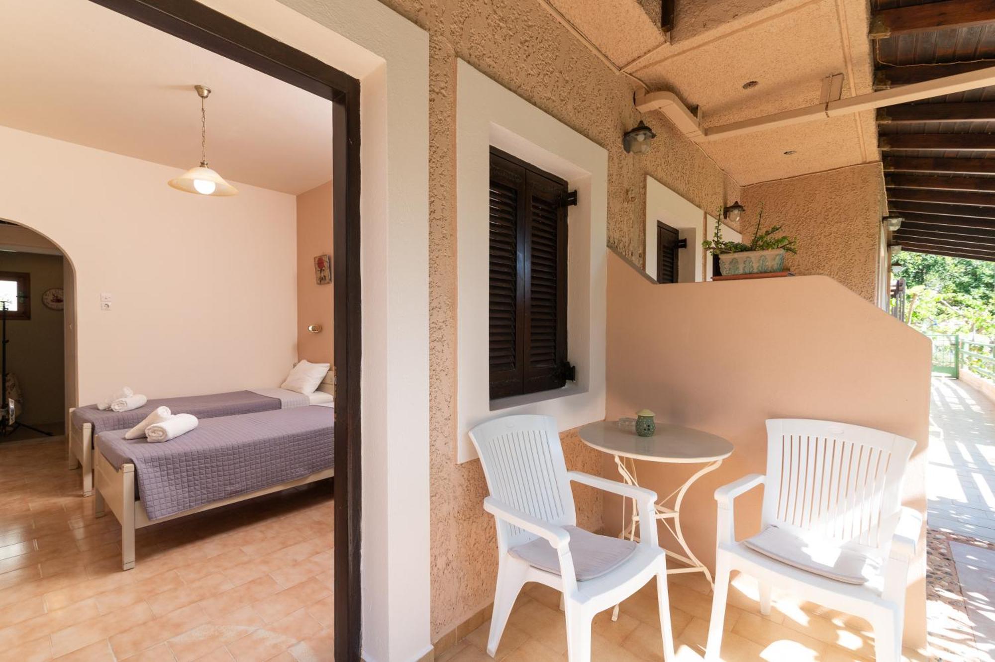 Filia Rooms Matala Exterior foto